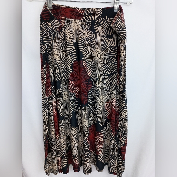 2/$30 Gilli Boho Black and Red Geometric Floral Maxi Skirt (#981) - Picture 1 of 6